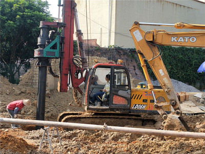 如何選購(gòu)一臺(tái)好用的小型旋挖鉆機(jī)?